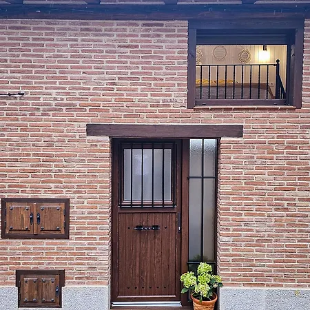 Triana Apartment *
